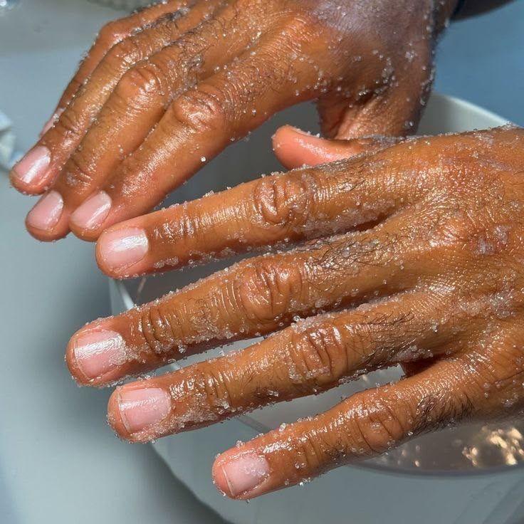 MANICURE FOR MEN