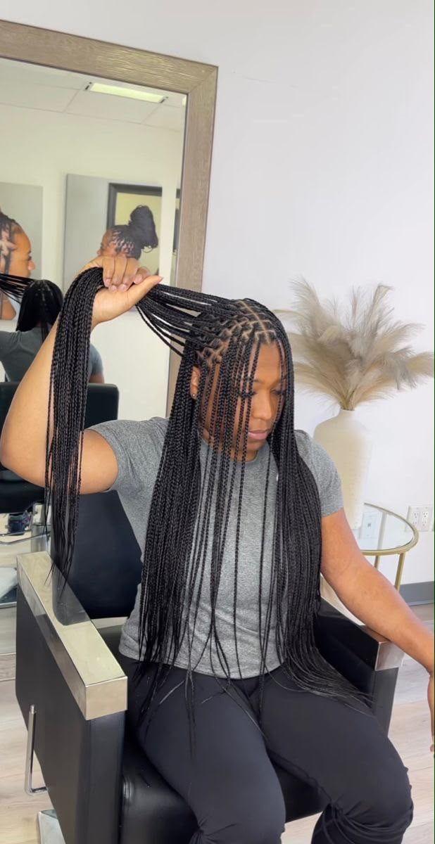 KNOTLESS BRAIDS WAIST LENGTH